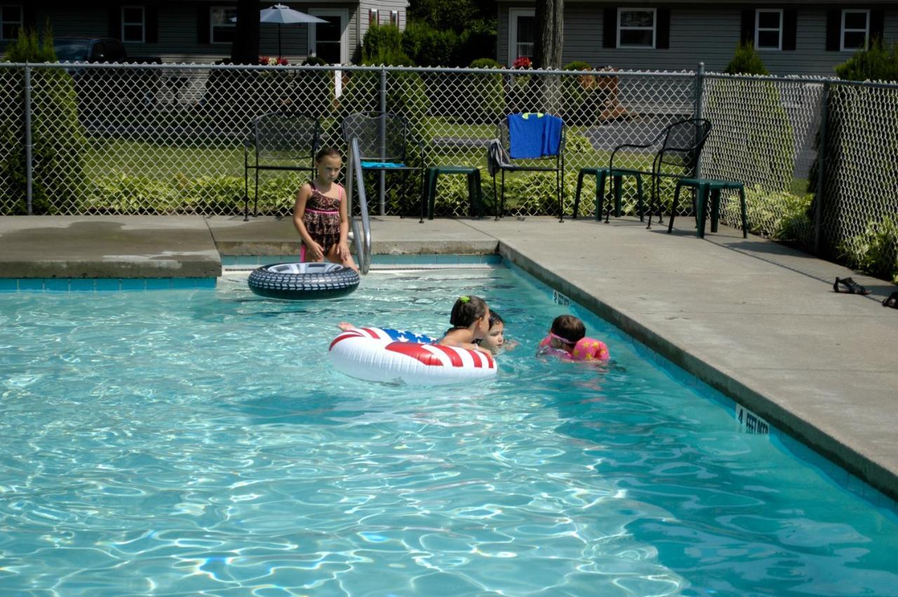 Hotel Country Cottages And Motel 2*