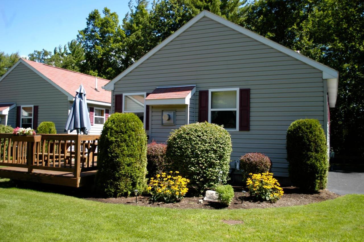 Country Cottages And Motel