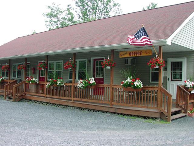 Hotel Country Cottages And Motel