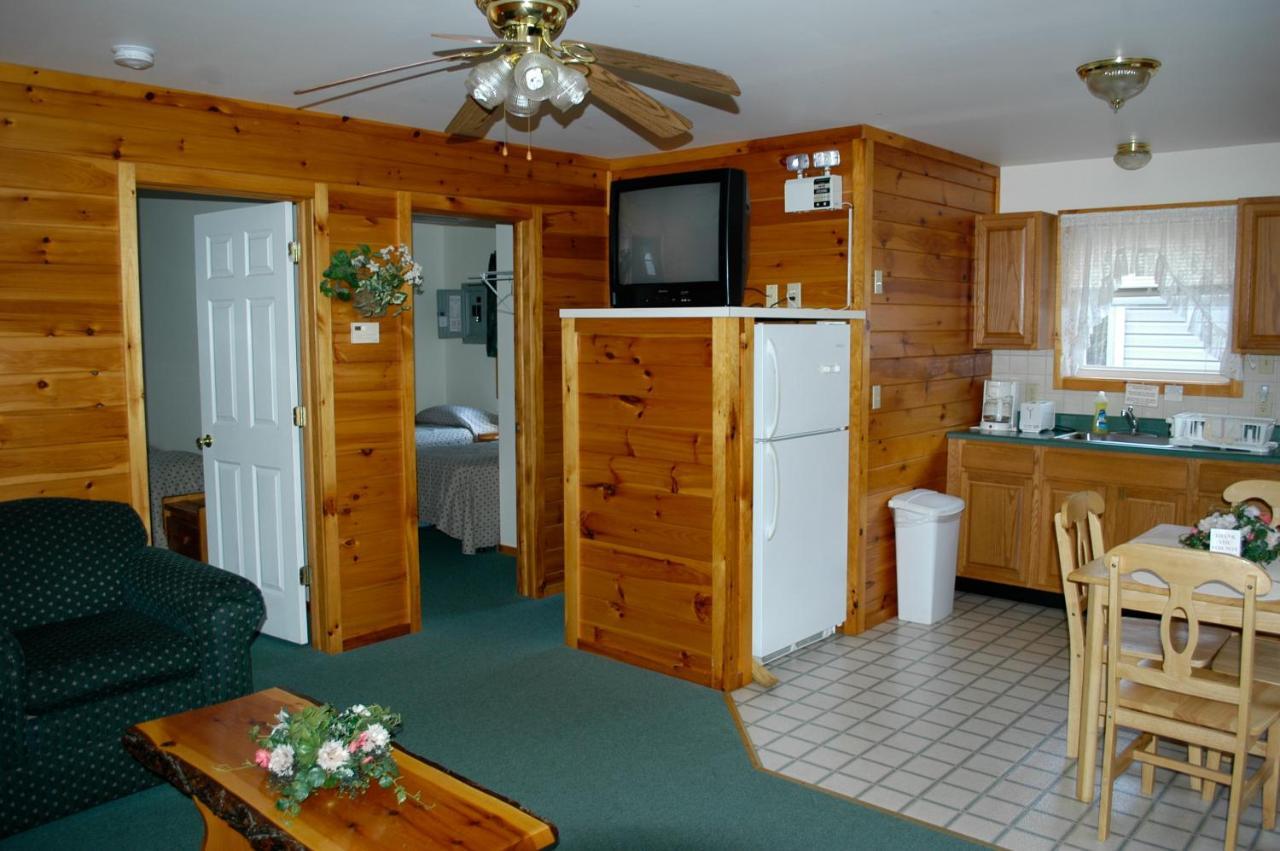 Country Cottages And Motel Hotel