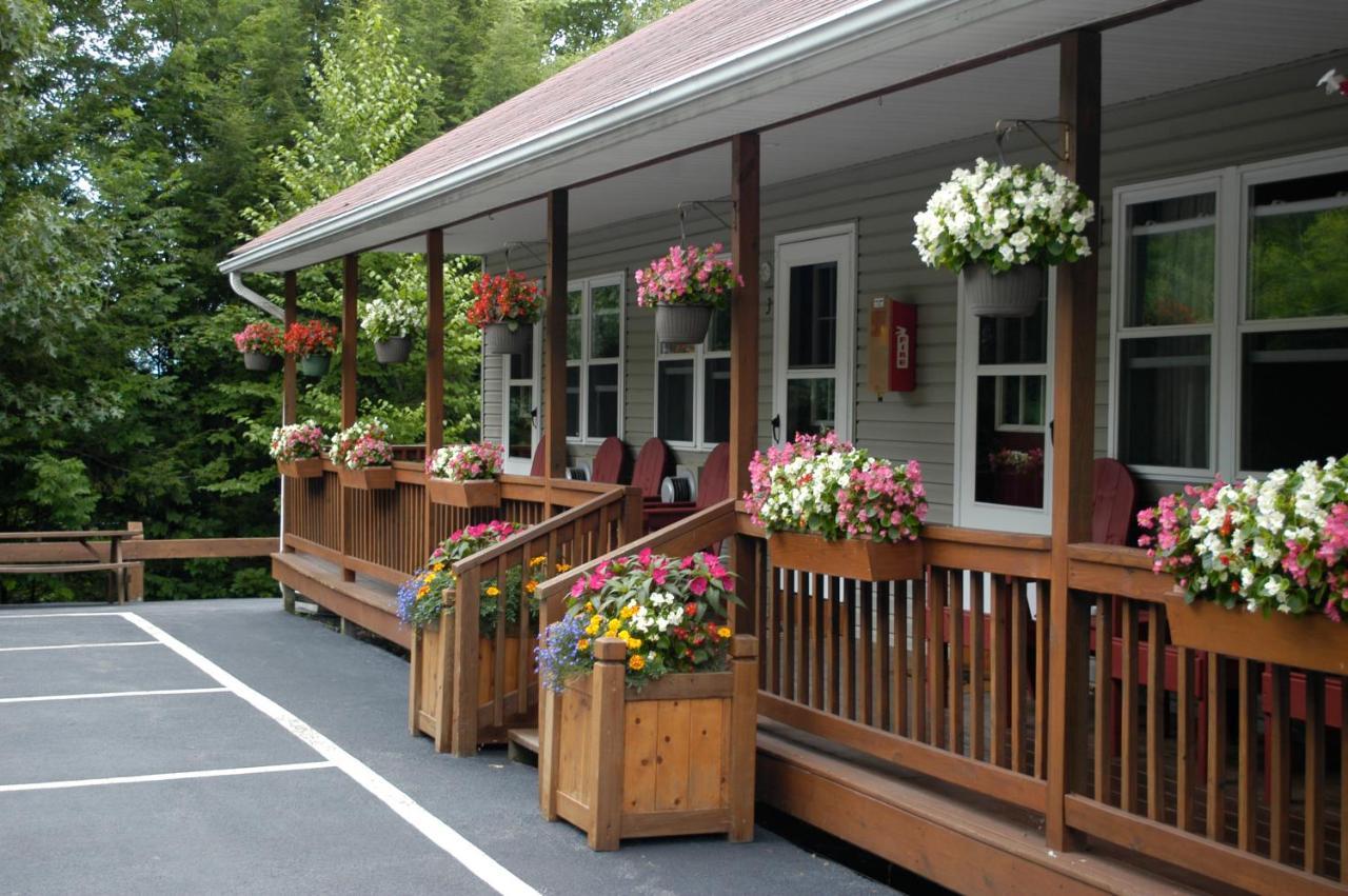 Country Cottages And Motel 2*