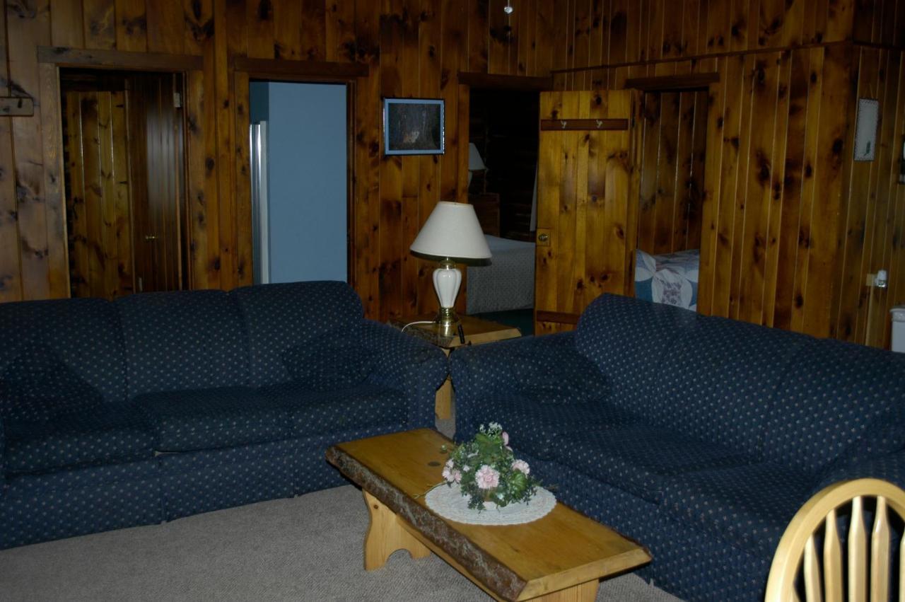 Hotel Country Cottages And Motel